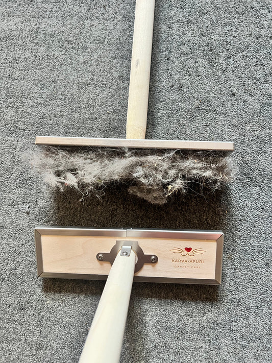 Karva-apuri – kotimainen karvojenpoistaja matolle, sohville ja auton istuimiin